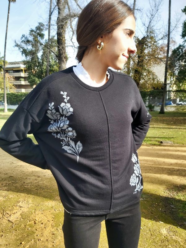 Sudadera doble rosal. Pintada a Mano